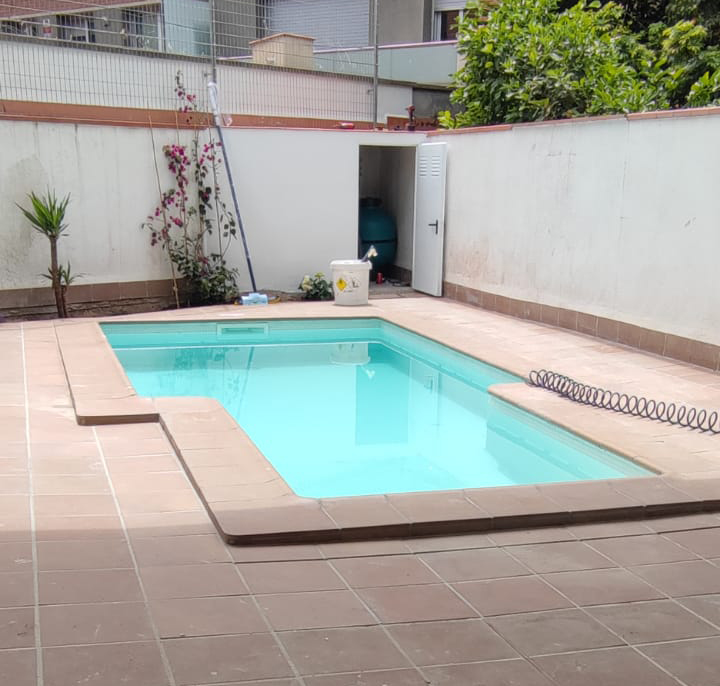 Construcción de piscina adaptada a terraza
