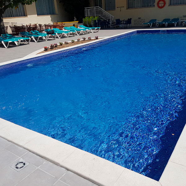 Reforma de piscina Hotel checkin pineda de mar