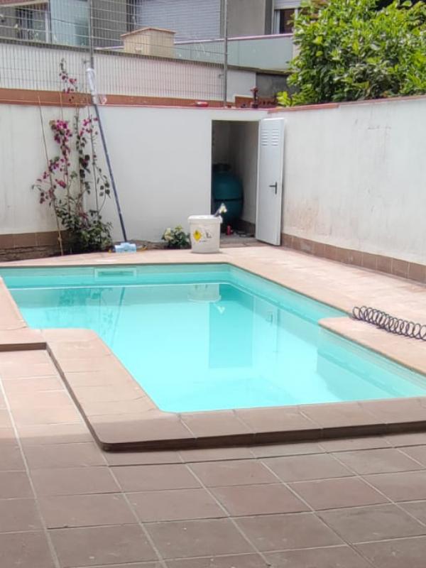 Construcción de piscina adaptada a terraza